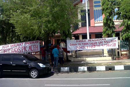 Foto-Foto Elemen Sipil Buka Posko Darurat Pendidikan Aceh